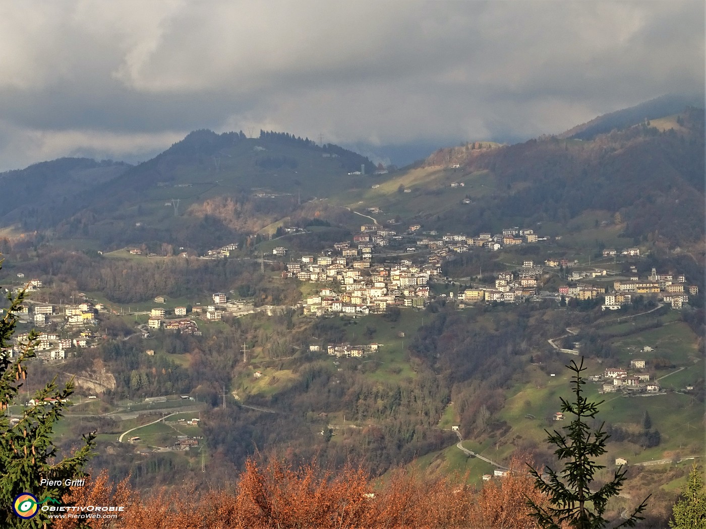 23 Dalla Forcella di Spettino vista su Dossena.JPG